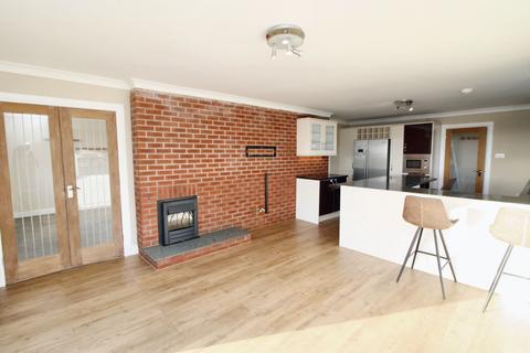 4 bedroom detached bungalow to rent, Kirtlebridge, Lockerbie, DG11