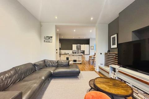 3 bedroom flat to rent, The Beeches, Didsbury, Manchester, M20