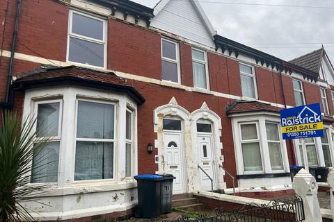 Warbreck Drive, Blackpool FY2