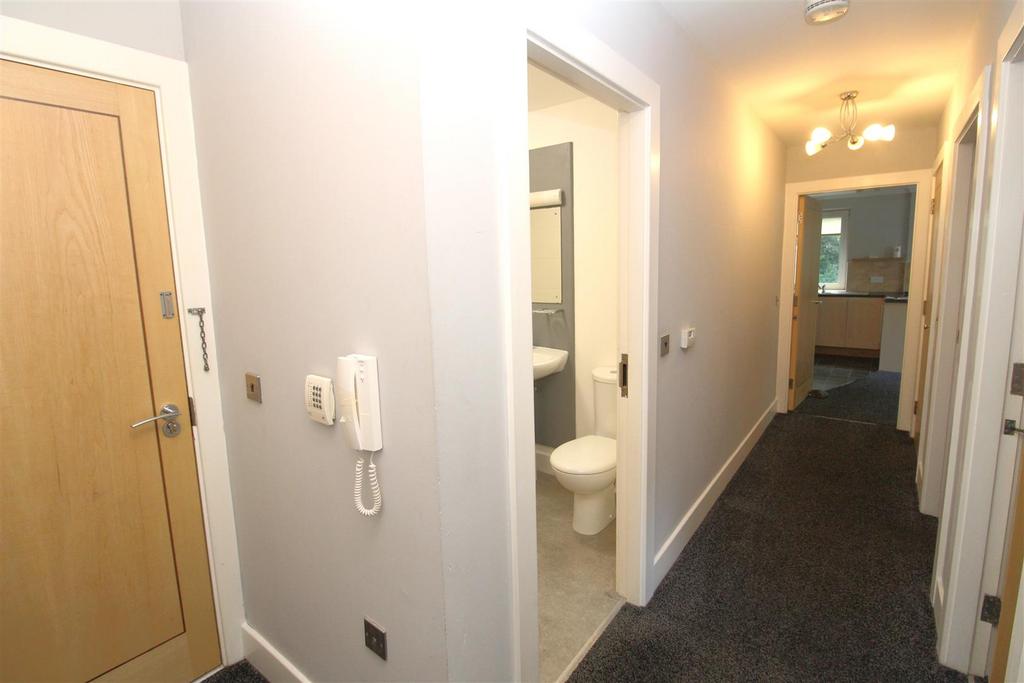 Hallway.JPG