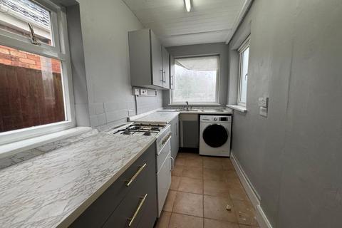3 bedroom semi-detached house to rent, Derrydown Road, Perry Barr, Birmingham