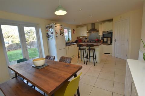 4 bedroom semi-detached house for sale, Hawkins Road, Exeter EX1