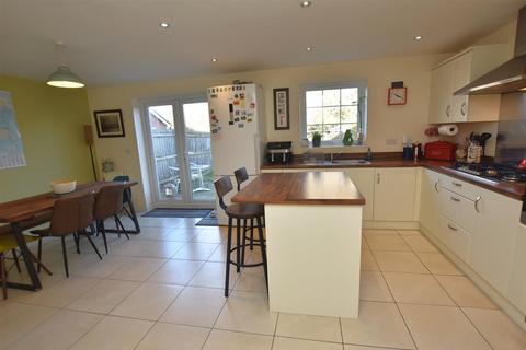 4 bedroom semi-detached house for sale, Hawkins Road, Exeter EX1