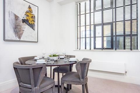 2 bedroom flat to rent, Rainville Road, London