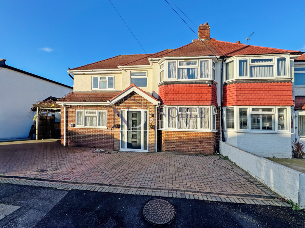 Spacious 5 Bedroom semi-detached house to let, id
