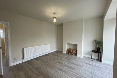 3 bedroom end of terrace house for sale, Kirkham Drive, HULL, HU5 2BT
