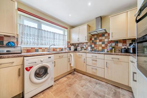 3 bedroom semi-detached house for sale, Britten Road, Basingstoke. RG22 4HR