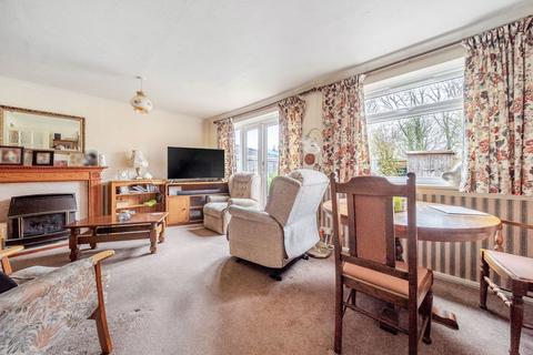 3 bedroom semi-detached house for sale, Britten Road, Basingstoke. RG22 4HR