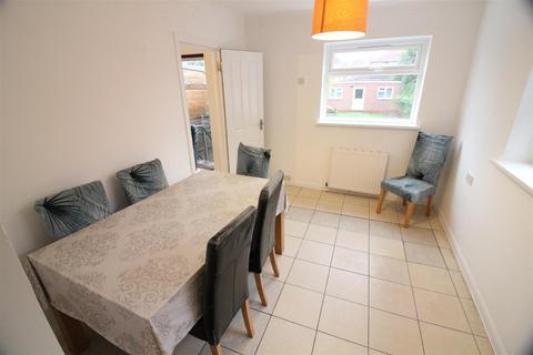 undefined, Great West Road, Isleworth