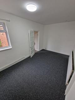 2 bedroom terraced house to rent, Rotherby Avenue, Leicester LE4