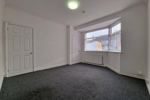 2 bedroom terraced house to rent, Rotherby Avenue, Leicester LE4