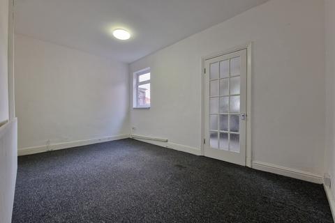 2 bedroom terraced house to rent, Rotherby Avenue, Leicester LE4
