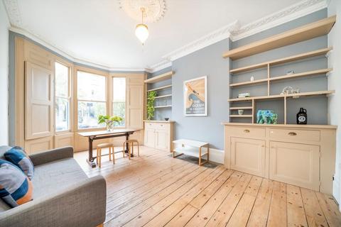 2 bedroom flat for sale, Heyworth Road, London E5