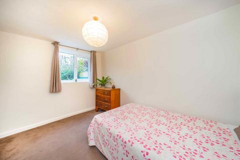 2 bedroom flat for sale, Heyworth Road, London E5