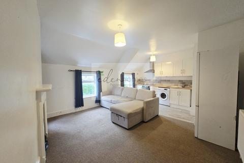2 bedroom flat to rent, Fountain Street, Nailsworth, Stroud, Gloucestershire