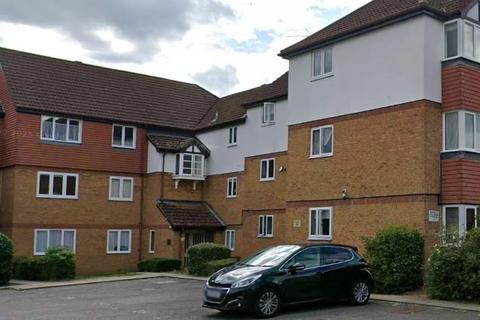 2 bedroom flat to rent, Moray Close, Edgware