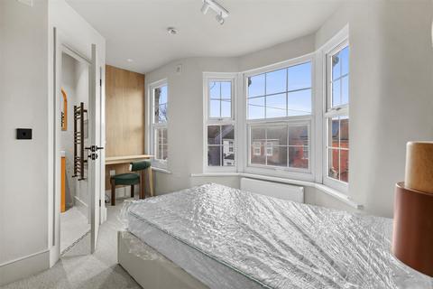 1 bedroom in a house share to rent, 57 Kitchener Road, High Wycombe HP11