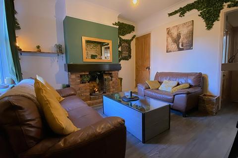 2 bedroom terraced house for sale, St. Peters Street, Syston, Leicester