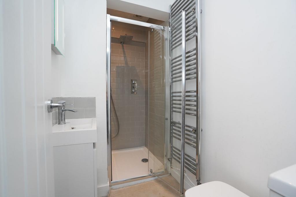 Ensuite To Bedroom One