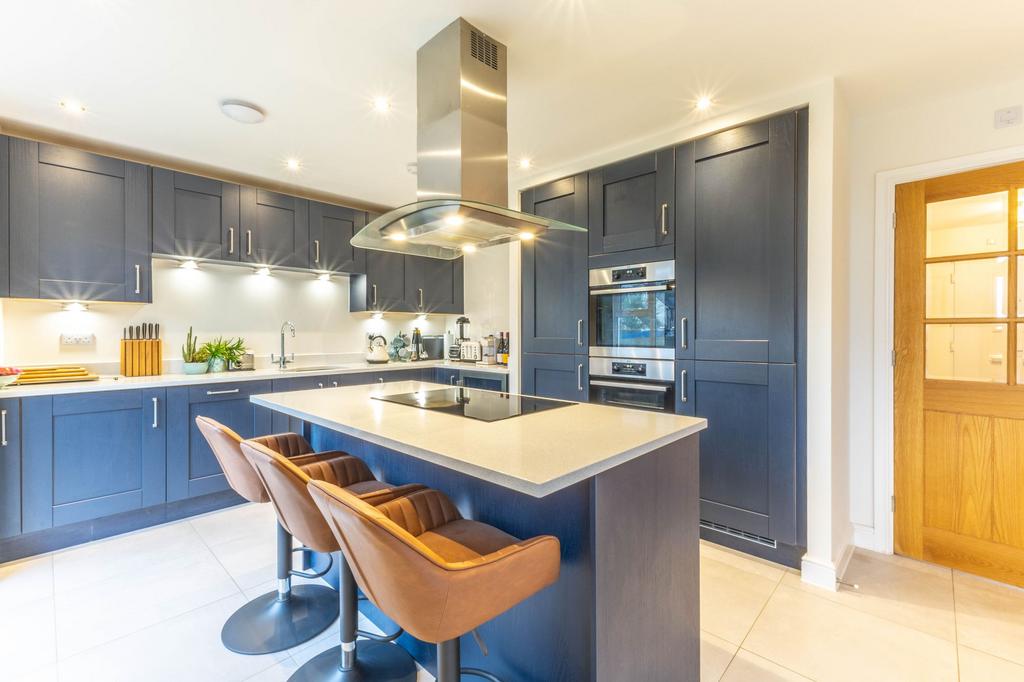 Kitchen / dining / snug area