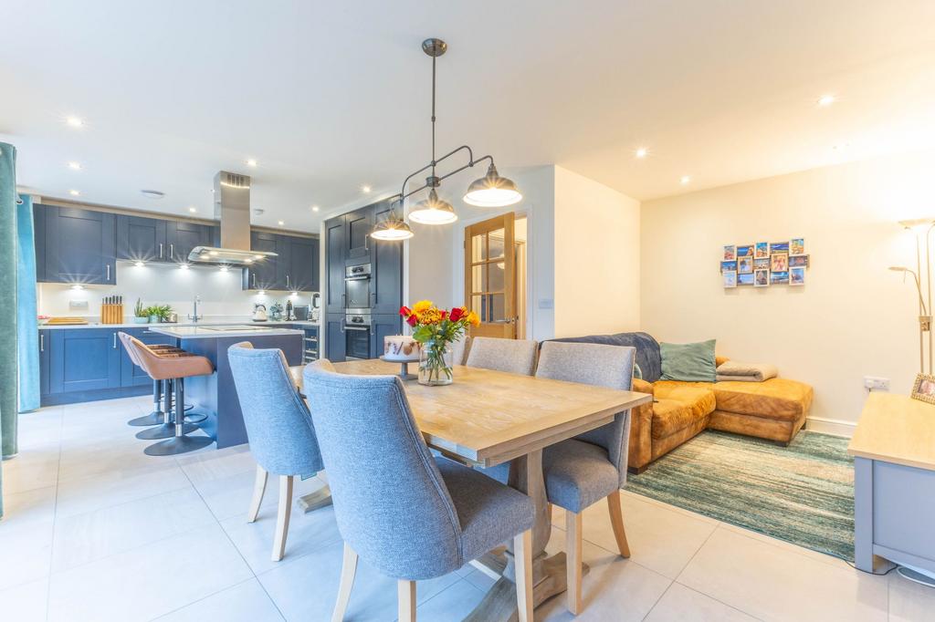 Kitchen / dining / snug area