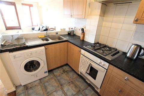 3 bedroom apartment to rent, Discovery Walk, Wapping, London, E1W