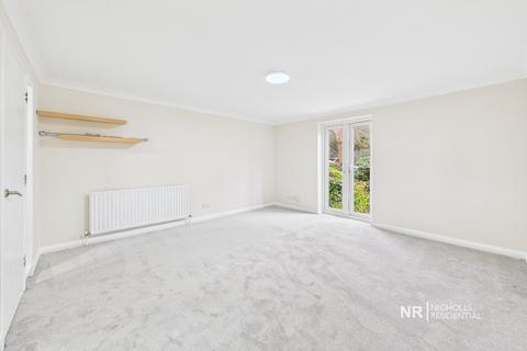 1 bedroom flat to rent, Kingswood Drive, Sutton. SM2