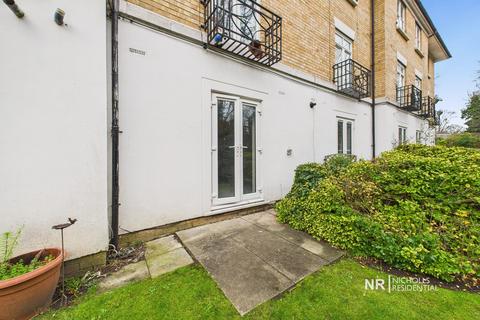 1 bedroom flat to rent, Kingswood Drive, Sutton. SM2