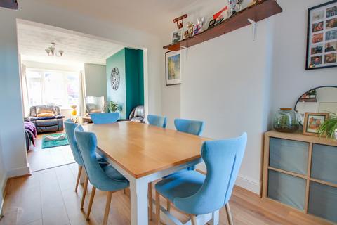 undefined, BITTERNE! 115FT SOUTHERLY ASPECT REAR GARDEN! POPULAR LOCATION!