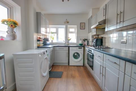 undefined, BITTERNE! 115FT SOUTHERLY ASPECT REAR GARDEN! POPULAR LOCATION!