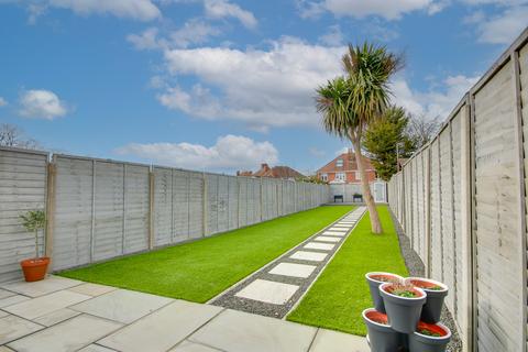 BITTERNE! 115FT SOUTHERLY ASPECT REAR GARDEN! POPULAR LOCATION!