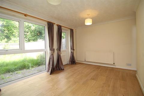2 bedroom end of terrace house to rent, Juniper Crescent, Longthorpe, Peterborough