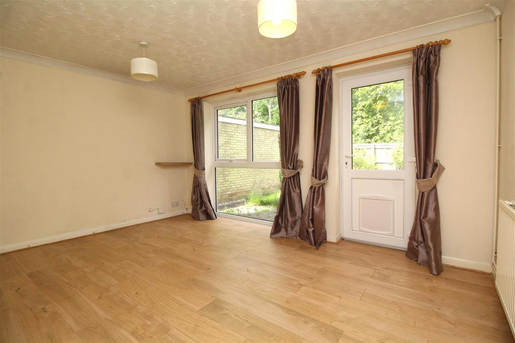 Living room 2 .JPG