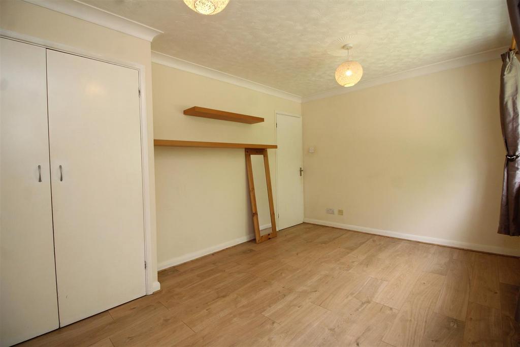 Bedroom 1 1.JPG