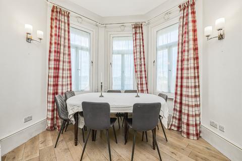4 bedroom flat to rent, Earls Court Square, SW5
