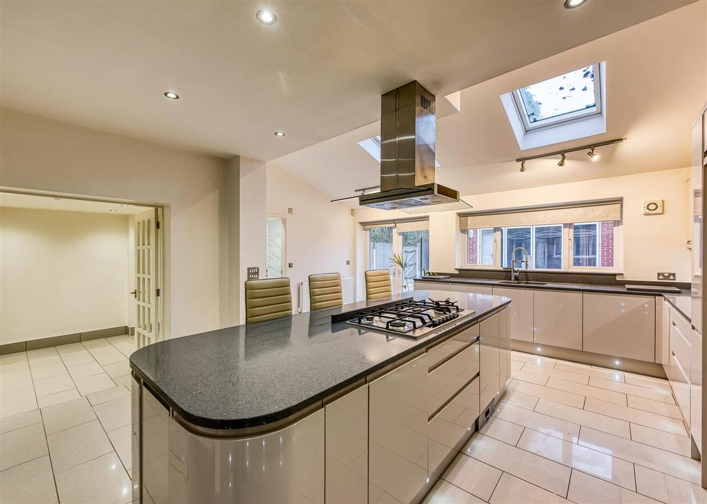 1 Manor Road-Kitchen (3).jpg