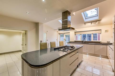 3 bedroom semi-detached house to rent, 1 Manor Road, Penn, Wolverhampton