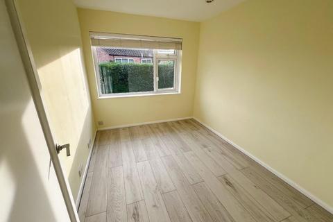 2 bedroom flat to rent, De Freville Road, Great Shelford, Cambridge