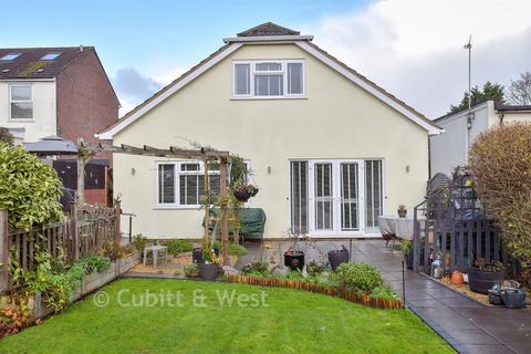 4 bedroom detached bungalow for sale, Avondale Road, Waterlooville, Hampshire