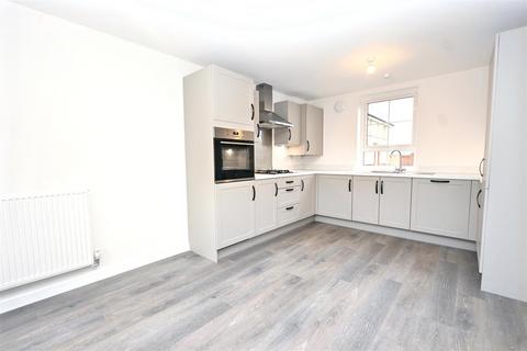 3 bedroom end of terrace house for sale, St. Martins Road, Eastbourne