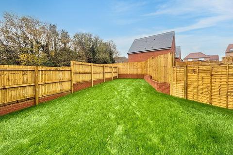 3 bedroom end of terrace house for sale, St. Martins Road, Eastbourne