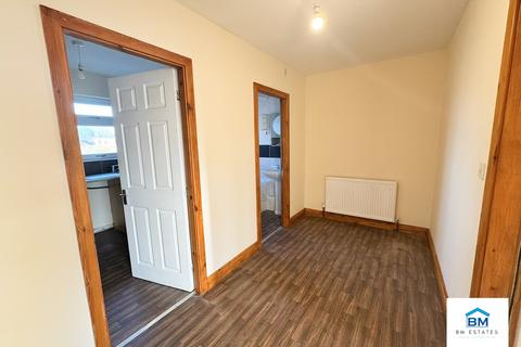 2 bedroom flat to rent, Deepdale, Leicester LE5