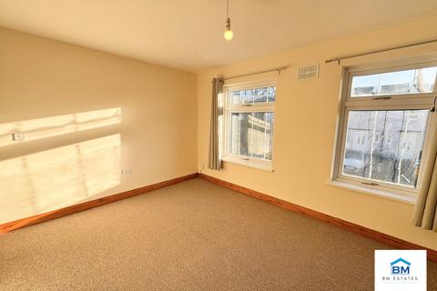 2 bedroom flat to rent, Deepdale, Leicester LE5