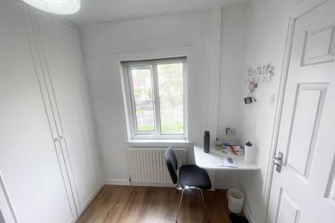 undefined, Stanhope Drive (ROOM 3), W Yorkshire LS18