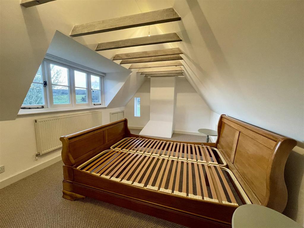 MASTER BEDROOM.jpg