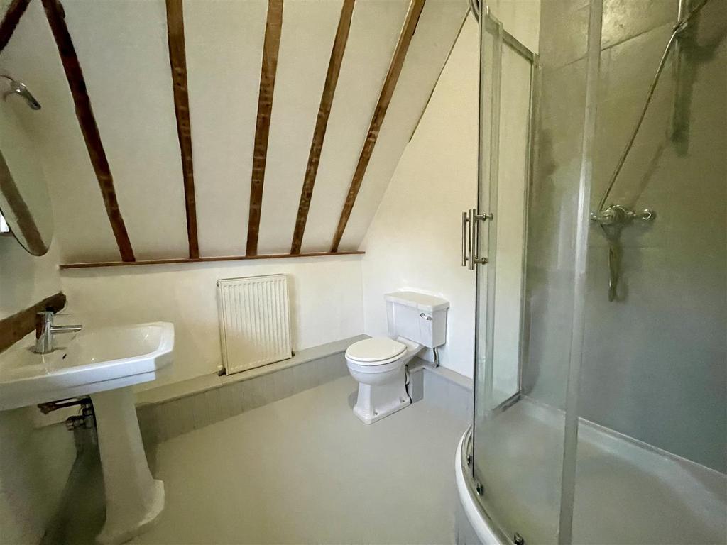 FAMILY BATHROOM.jpg
