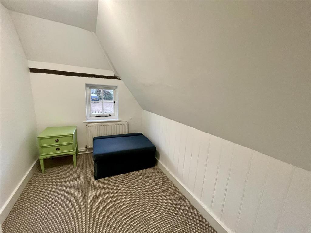 BEDROOM 4.jpg