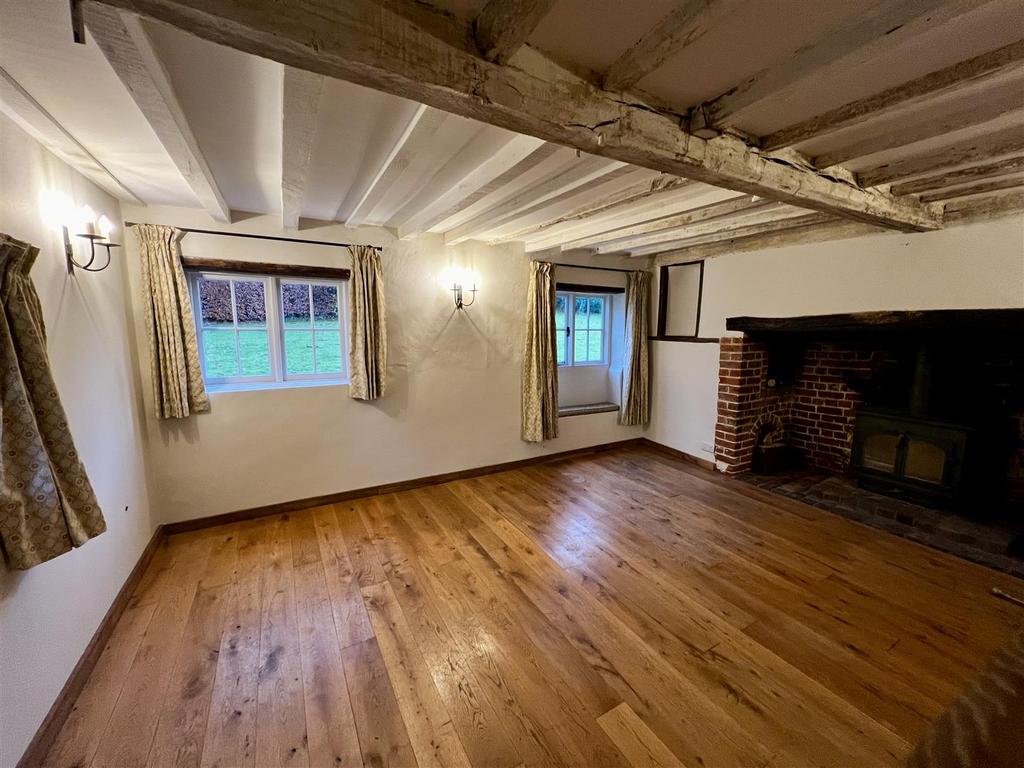 RECEPTION ROOM 1.jpg