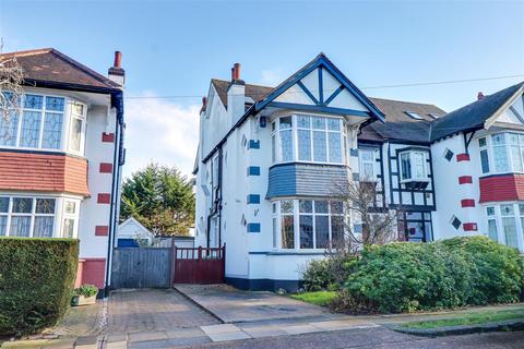 5 bedroom semi-detached house for sale, Aberdeen Gardens, Leigh-on-Sea SS9