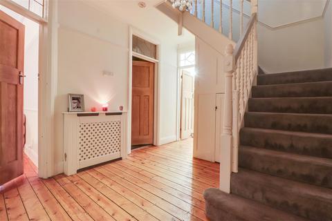 5 bedroom semi-detached house for sale, Aberdeen Gardens, Leigh-on-Sea SS9